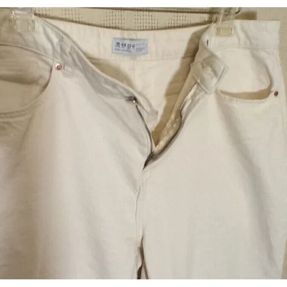 Primark Cares Women's Denim Jeans Ivory Distressed Mom Straight Leg Fringe Sz16 - Picture 5 of 9